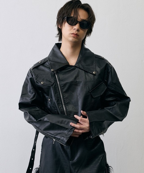 Shoowtime(ショウタイム)の「Grunge Flare Sleeve Cropped Leather Jacket / グランジ フレアスリーブ クロップド レザージャケット(ライダースジャケット・メンズ・ブラック・MEDIUM/X-LARGE/LARGE)」の1枚目の写真