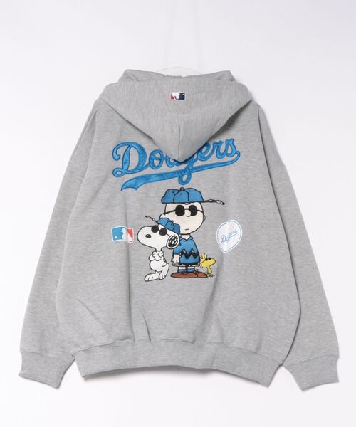 PEANUTS(ピーナッツ)の「【PEANUTS/ピーナッツ】【ユニセックスデザインでリンクコーデにも◎】MLB×PEANUTS 裏起毛ジップパーカー 保温 キャラクター ドジャース ヤンキース ホワイトソックス(パーカー・メンズ・ベージュ系その他3/ブラック系その他3/ブルー系その他2/グレー系その他2/ブラック系その他/グレー系その他・X-LARGE/LARGE/MEDIUM)」の11枚目の写真