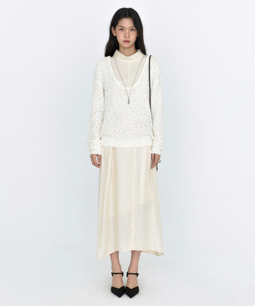 MONGDOL(モンドル)の「シルキー ハーフネック ドレープ ロングワンピース アイボリー MDOP059IVORY(ワンピース・レディース・その他・F)」の4枚目の写真