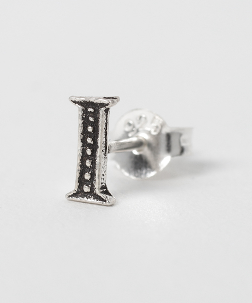 VIBGYOR Women(ヴィブジョー ウィメン)の「OLDイニシャルピアスSV925(OG)(ピアス(片耳用)・レディース・A/J/Q/X/P/Y/T/U/W/K/M/N/C/E/F/G/I/S・FREE)」の8枚目の写真