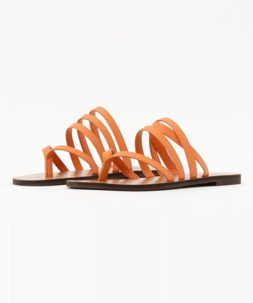 CHARLES & KEITH(チャールズ & キース)の「マルチストラップトングサンダル / MULTI-STRAP THONG SANDALS(サンダル・レディース・ゴールド/ダークブラウン/オレンジ・23cm/24.5cm/23.5cm/22.5cm/24cm)」の2枚目の写真