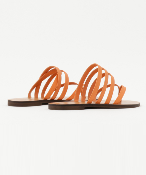 CHARLES & KEITH(チャールズ & キース)の「マルチストラップトングサンダル / MULTI-STRAP THONG SANDALS(サンダル・レディース・ゴールド/ダークブラウン/オレンジ・23cm/24.5cm/23.5cm/22.5cm/24cm)」の6枚目の写真