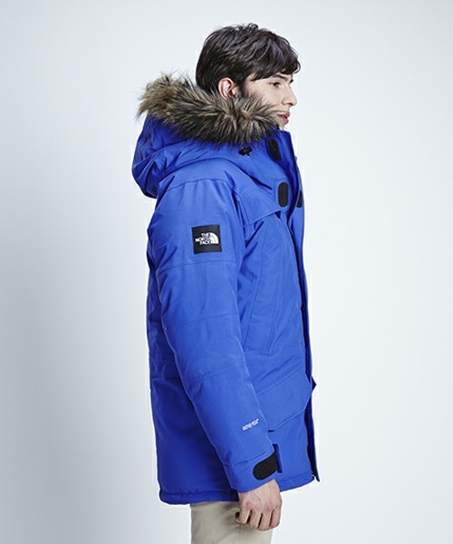 THE NORTH FACE（ザノースフェイス）の「【THE NORTH FACE】 ザ・ノース・フェイス アンタークティカ パーカー 「極地仕様 ダウン」 / Antarctica Parka（ダウンジャケット/コート・メンズ・ブラック/ブルー・L/M/S）」の4枚目の写真