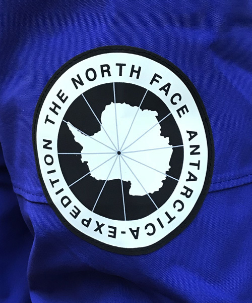 THE NORTH FACE（ザノースフェイス）の「【THE NORTH FACE】 ザ・ノース・フェイス アンタークティカ パーカー 「極地仕様 ダウン」 / Antarctica Parka（ダウンジャケット/コート・メンズ・ブラック/ブルー・L/M/S）」の20枚目の写真