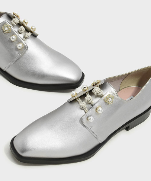 CHARLES & KEITH(チャールズ & キース)の「エンベリッシュノーテッドオックスフォード / EMBELLISHED KNOTTED OXFORDS(ローファー・レディース・ブラック/シルバー・22.5cm/23.5cm/23cm/24.5cm/25cm)」の12枚目の写真