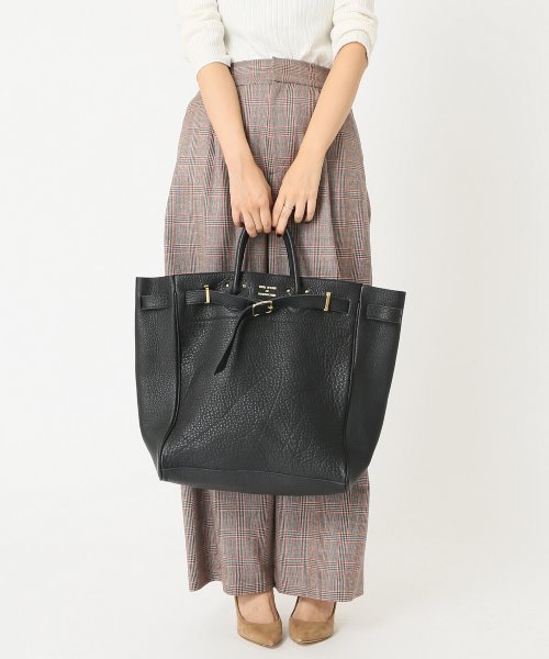 FRAMeWORK（フレームワーク）の「YOUNG＆OLSEN別注エンボスレザー