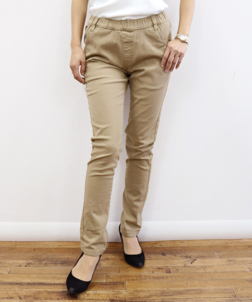 andme（アンドミー）の「ストレッチ綿ツイルチノパンツ ウエストゴム（チノパンツ・レディース・チャコールグレー/ブラック/ベージュ/カーキ・M/L）」の5枚目の写真