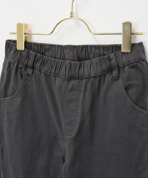 andme（アンドミー）の「ストレッチ綿ツイルチノパンツ ウエストゴム（チノパンツ・レディース・チャコールグレー/ブラック/ベージュ/カーキ・M/L）」の8枚目の写真