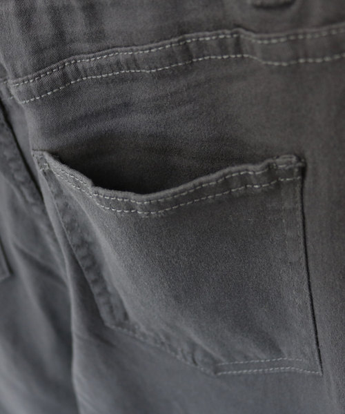 andme（アンドミー）の「ストレッチ綿ツイルチノパンツ ウエストゴム（チノパンツ・レディース・チャコールグレー/ブラック/ベージュ/カーキ・M/L）」の15枚目の写真
