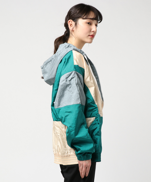 Khaju（カージュ）の「O.K.:スポーツブルゾン（ブルゾン・レディース・パープル/グリーン・ONE SIZE）」の4枚目の写真