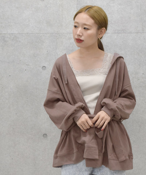 w closet（ダブルクローゼット）の「スウェットパーカーガウン（パーカー・レディース・ベージュ/アイボリー/モカ・FREE）」の2枚目の写真