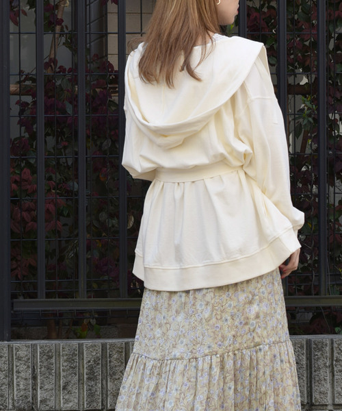 w closet（ダブルクローゼット）の「スウェットパーカーガウン（パーカー・レディース・ベージュ/アイボリー/モカ・FREE）」の6枚目の写真