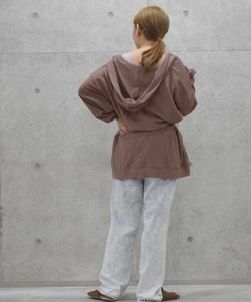 w closet（ダブルクローゼット）の「スウェットパーカーガウン（パーカー・レディース・ベージュ/アイボリー/モカ・FREE）」の15枚目の写真