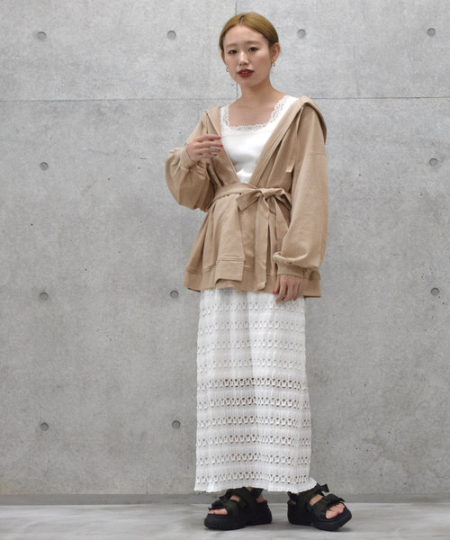 w closet（ダブルクローゼット）の「スウェットパーカーガウン（パーカー・レディース・ベージュ/アイボリー/モカ・FREE）」の18枚目の写真