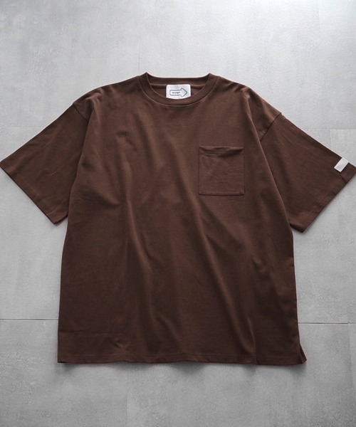 anown（アノン）の「ラベルスリーブ ポケットクルーネック半袖カットソー【ファッションインフルエンサー JUN×anown 限定コラボ】（Tシャツ/カットソー・メンズ・ホワイト/ダークブラウン/ベージュ・M/L）」の5枚目の写真