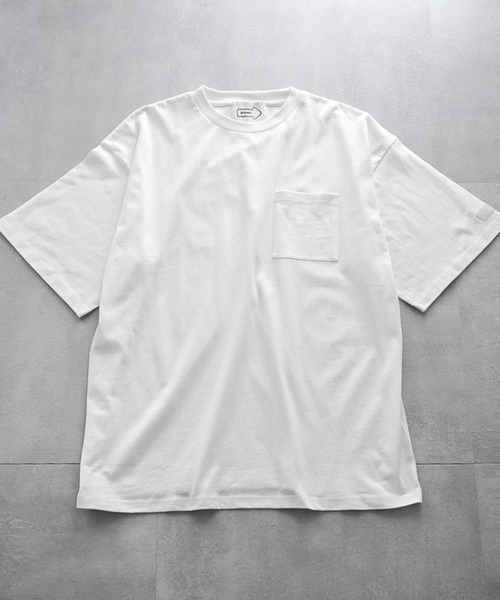 anown（アノン）の「ラベルスリーブ ポケットクルーネック半袖カットソー【ファッションインフルエンサー JUN×anown 限定コラボ】（Tシャツ/カットソー・メンズ・ホワイト/ダークブラウン/ベージュ・M/L）」の4枚目の写真