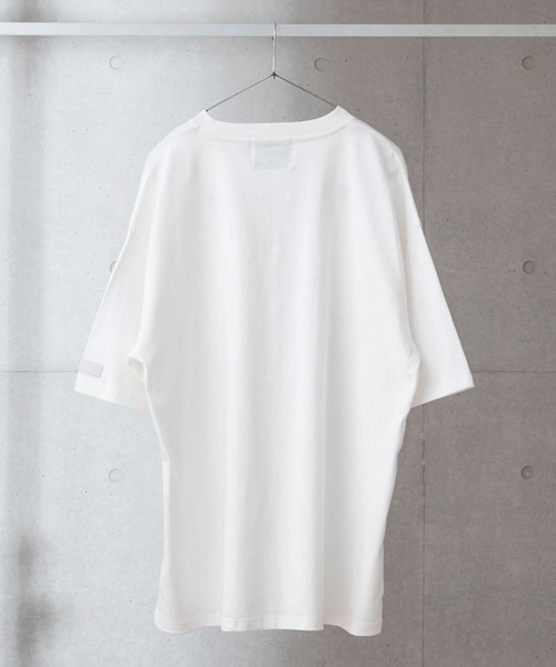 anown（アノン）の「ラベルスリーブ ポケットクルーネック半袖カットソー【ファッションインフルエンサー JUN×anown 限定コラボ】（Tシャツ/カットソー・メンズ・ホワイト/ダークブラウン/ベージュ・M/L）」の13枚目の写真