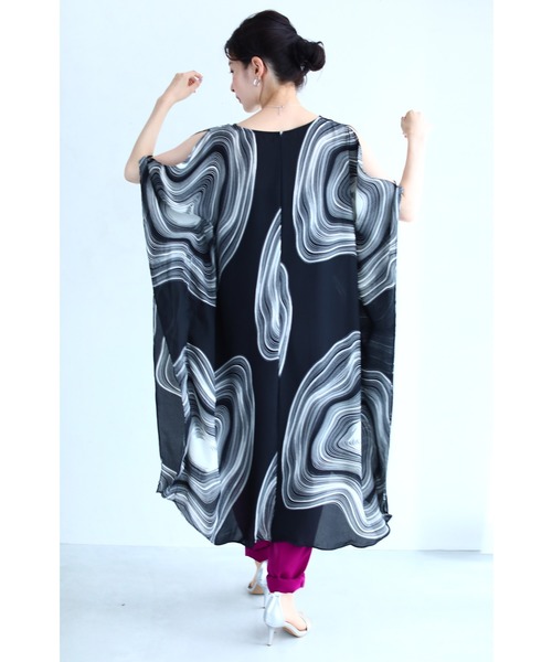cawaii(カワイイ)の「(黒)歪む円形アートなスクエアチュニック(紐ベルト付)(チュニック・レディース・ブラック・FREE)」の11枚目の写真