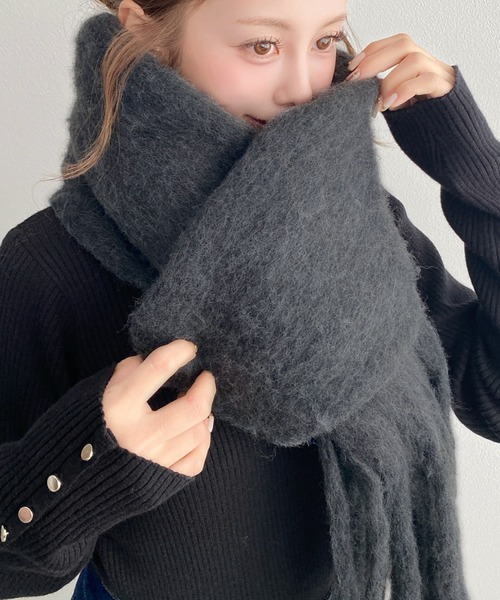 moment+(モーメントプラス)の「【5年連続販売枚数1位】【累計販売枚数25万枚突破!】【34色展開】ボリュームフリンジマフラー(マフラー・レディース・ブラック/パープル/ピンク/ブルー/ライトグリーン/アイボリー/ミント/モカ/グレイッシュベージュ/ピンクベージュ/オリーブ/グレー/オレンジ/グリーン/チャコールグレー/ブラウン/ベージュ/ターコイズブルー/イエロー/クリアグリーン/イエロー×グリーン/ラベンダー/オレンジ系その他/サーモンピンク/ネイビー/レッド/ボルドー/チェック/ピンク系その他/レッド系その他/杢グレー/イエロー系/オレンジ系1/ライトブルー/レッド系・FREE)」の5枚目の写真