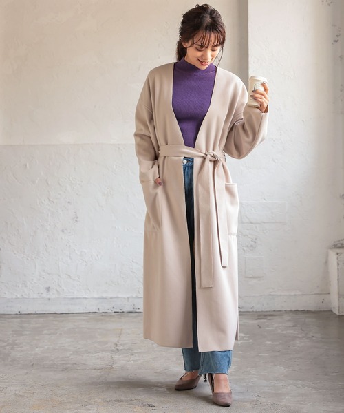 ベルト付きサイドスリットノーカラーガウンコート（ダウンジャケット