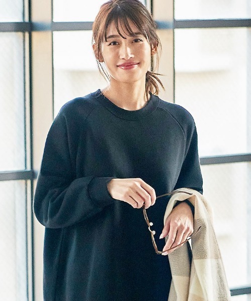 KOBE LETTUCE（コウベレタス）の「裏起毛ラグランスリーブサイドスリットワンピース（ワンピース・レディース・ブラック/ネイビー/グレー系その他/モカ・FREE）」の17枚目の写真