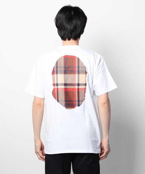 A BATHING APE（アベイシングエイプ）の「BAPE CHECK BIG APE HEAD TEE M（Tシャツ/カットソー・メンズ・ホワイト×レッド/ホワイト×パープル/ブラック×パープル/ブラック×レッド・SMALL/MEDIUM/LARGE/X-LARGE/XX-LARGE/XXX-LARGE）」の7枚目の写真