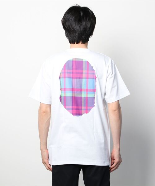 A BATHING APE（アベイシングエイプ）の「BAPE CHECK BIG APE HEAD TEE M（Tシャツ/カットソー・メンズ・ホワイト×レッド/ホワイト×パープル/ブラック×パープル/ブラック×レッド・SMALL/MEDIUM/LARGE/X-LARGE/XX-LARGE/XXX-LARGE）」の10枚目の写真