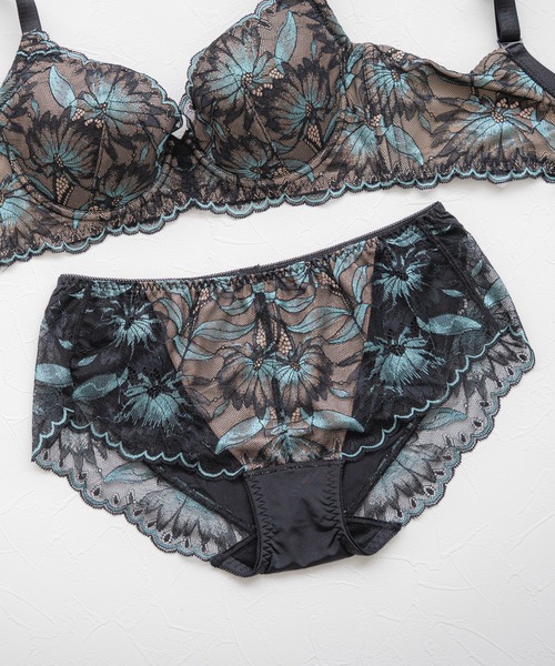 HEAVEN Japan（ヘヴンジャパン）の「贅沢脇肉キャッチャー ボーイレングスショーツ（ショーツ・レディース・ブラック系その他/ベージュ系その他/パープル/ピンク/イエロー/オレンジ/レッド/ライトグレー/ブルーグリーン/ライトパープル/ピンク系その他/パープル系その他/マスタード/ブラック×ブルー/ブルー/ベージュ/ブルーグレー・LL/M/L/3L）」の2枚目の写真