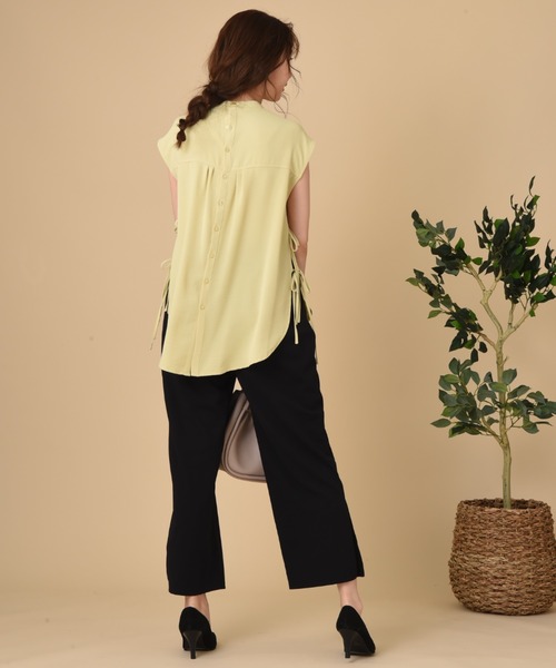 INTERPLANET（インタープラネット）の「サイドリボンＢＡＣＫボタンデザインブラウス（シャツ/ブラウス・レディース・イエロー/サックスブルー/ベージュ/ブラック・FREE）」の20枚目の写真