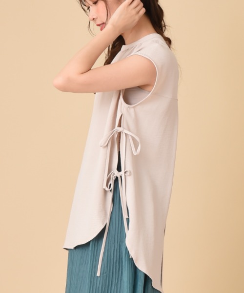 INTERPLANET（インタープラネット）の「サイドリボンＢＡＣＫボタンデザインブラウス（シャツ/ブラウス・レディース・イエロー/サックスブルー/ベージュ/ブラック・FREE）」の8枚目の写真