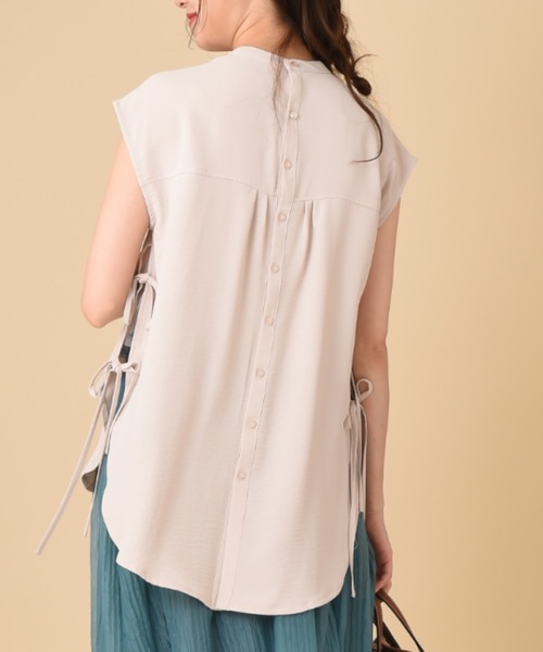 INTERPLANET（インタープラネット）の「サイドリボンＢＡＣＫボタンデザインブラウス（シャツ/ブラウス・レディース・イエロー/サックスブルー/ベージュ/ブラック・FREE）」の9枚目の写真