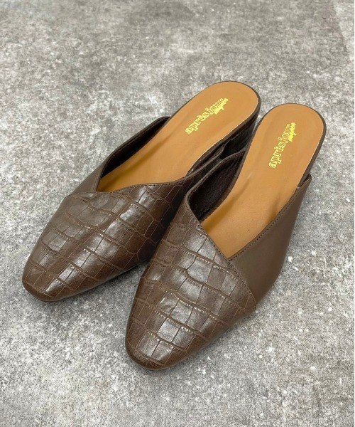 apres jour mignon（アプレジュールミニョン）の「アシメカットフラットシューズ【ZOZOTOWN限定アイテム】（パンプス・レディース・その他/グレイッシュベージュ/ダークブラウン・SMALL/X-LARGE/LARGE/MEDIUM）」の2枚目の写真