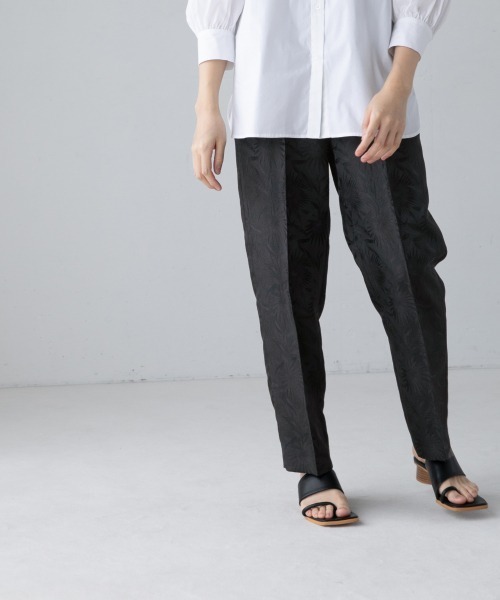 yuw（ユウ）の「ＪＱテーパードパンツ２　944531（その他パンツ・レディース・ブラック/ベージュ/グリーン・MEDIUM/LARGE）」の2枚目の写真