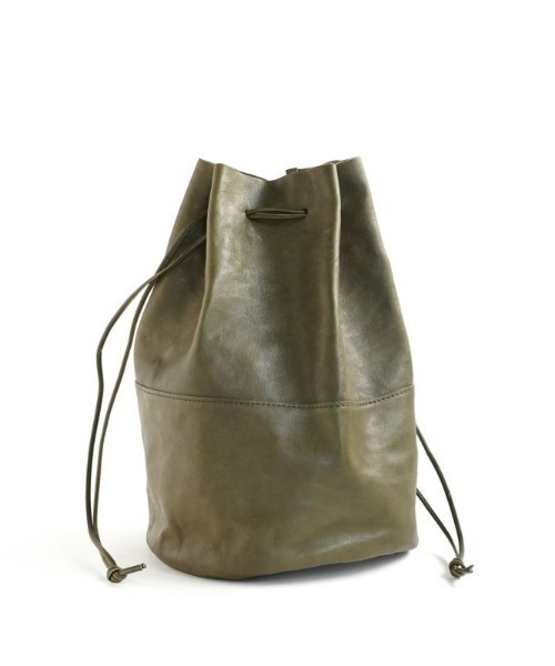 ARTS & CRAFTS（アーツアンドクラフト）の「VEGETABLE HORSE LEATHER / DRAW STRINGS POUCH L ドローストリングポーチL（ショルダーバッグ・レディース・イエロー/チョコ/キャメル/オリーブ/ブラック/グレー/グレイッシュベージュ・FREE）」の6枚目の写真