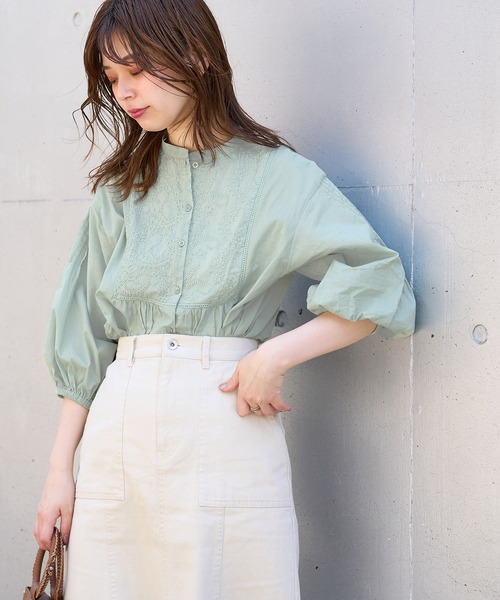 natural couture（ナチュラルクチュール）の「あおいさんコラボ刺繍切替チュニック（シャツ/ブラウス・レディース・ミント/オフホワイト/ブラック/ベージュ・FREE）」の20枚目の写真