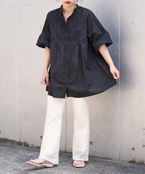 natural couture（ナチュラルクチュール）の「あおいさんコラボ刺繍切替チュニック（シャツ/ブラウス・レディース・ミント/オフホワイト/ブラック/ベージュ・FREE）」の12枚目の写真