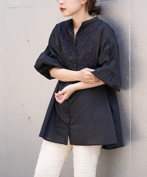 natural couture（ナチュラルクチュール）の「あおいさんコラボ刺繍切替チュニック（シャツ/ブラウス・レディース・ミント/オフホワイト/ブラック/ベージュ・FREE）」の11枚目の写真