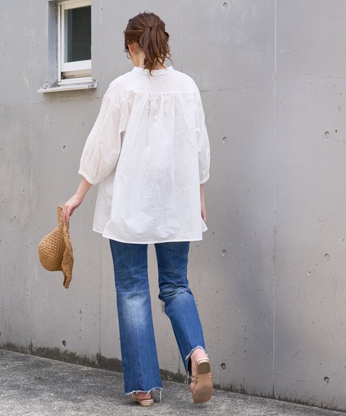 natural couture（ナチュラルクチュール）の「あおいさんコラボ刺繍切替チュニック（シャツ/ブラウス・レディース・ミント/オフホワイト/ブラック/ベージュ・FREE）」の9枚目の写真