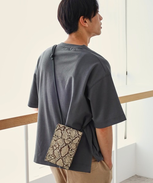 LAKOLE（ラコレ）の「フェイクレザーミニサコッシュバッグ / 945458（ショルダーバッグ・メンズ・ホワイト/ブラック/その他9・FREE）」の3枚目の写真