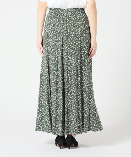 SLOBE IENA（スローブイエナ）の「Scatter Flower フレアスカート【ウエストゴム/手洗い可能】◆（スカート・レディース・ネイビー/グリーン・38/36）」の18枚目の写真
