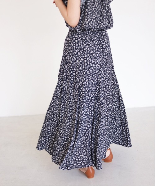 SLOBE IENA（スローブイエナ）の「Scatter Flower フレアスカート【ウエストゴム/手洗い可能】◆（スカート・レディース・ネイビー/グリーン・38/36）」の17枚目の写真