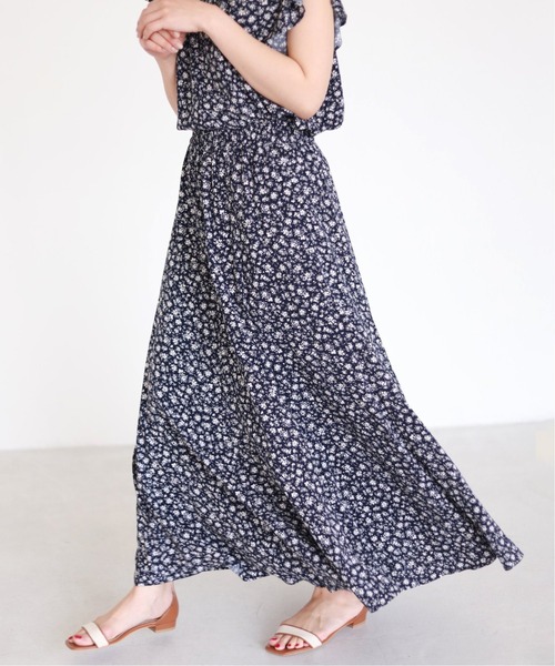 SLOBE IENA（スローブイエナ）の「Scatter Flower フレアスカート【ウエストゴム/手洗い可能】◆（スカート・レディース・ネイビー/グリーン・38/36）」の22枚目の写真