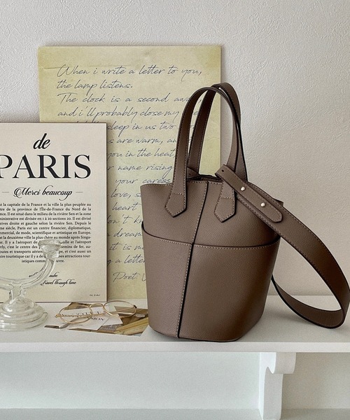 etade（エタード）の「2way バケットバッグ etda3（ショルダーバッグ・レディース・ホワイト/ブラック/ブラウン/グレイッシュベージュ・FREE）」の4枚目の写真