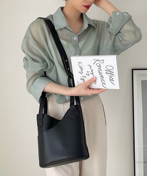 etade（エタード）の「2way バケットバッグ etda3（ショルダーバッグ・レディース・ホワイト/ブラック/ブラウン/グレイッシュベージュ・FREE）」の16枚目の写真