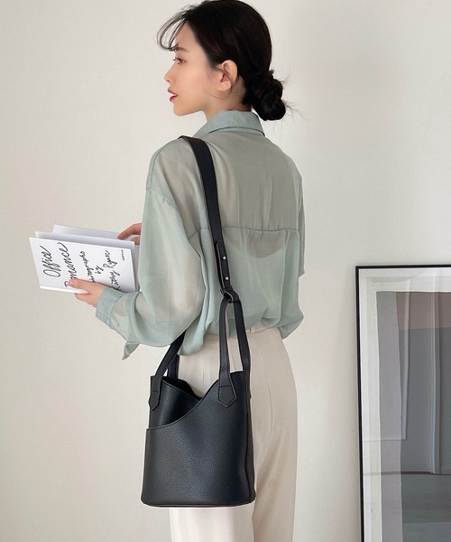 etade（エタード）の「2way バケットバッグ etda3（ショルダーバッグ・レディース・ホワイト/ブラック/ブラウン/グレイッシュベージュ・FREE）」の17枚目の写真