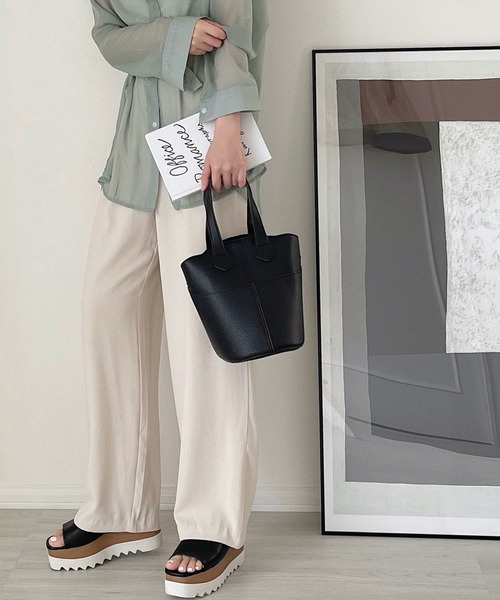 etade（エタード）の「2way バケットバッグ etda3（ショルダーバッグ・レディース・ホワイト/ブラック/ブラウン/グレイッシュベージュ・FREE）」の18枚目の写真