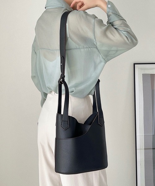 etade（エタード）の「2way バケットバッグ etda3（ショルダーバッグ・レディース・ホワイト/ブラック/ブラウン/グレイッシュベージュ・FREE）」の19枚目の写真