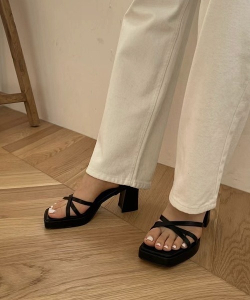 chuclla（チュクラ）の「Platform strap chunky-heel sandals chs147（サンダル・レディース・キャメル/ブラック/ホワイト/ブルーグリーン・39/37/38/40/36）」の2枚目の写真