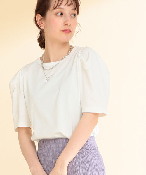 Ray BEAMS（レイビームス）の「Ray BEAMS / タック パワーショルダー Tシャツ（Tシャツ/カットソー・レディース・ホワイト/ブラック/ブルー系その他3・ONE SIZE）」の2枚目の写真