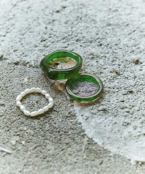 Birthday room（バースデイルーム）の「パール＆アクリル3点セットリング（リング・レディース・ブラウン/ナチュラル/グリーン・FREE）」の3枚目の写真